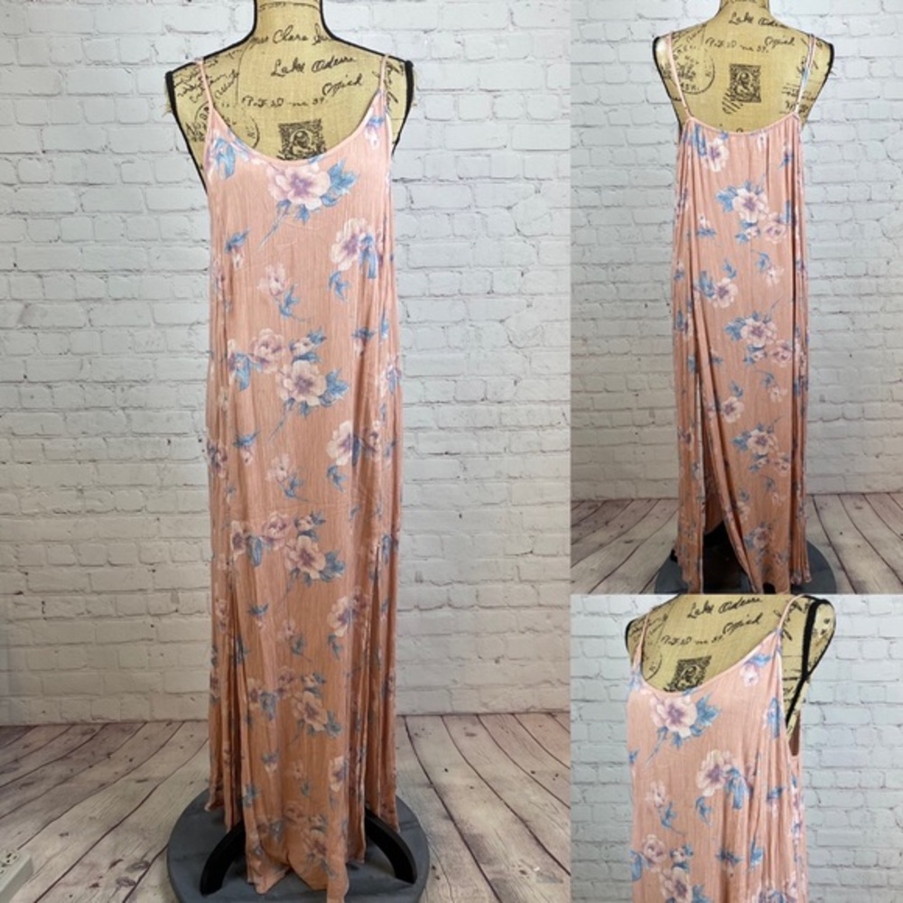 American Eagle Crinkly Pink Floral Maxi